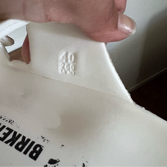 BIRKENSTOCK Arizona Essentials Eva Sandals White- Size 40 , M7-7.5 W9-95 - Picture 9 of 12